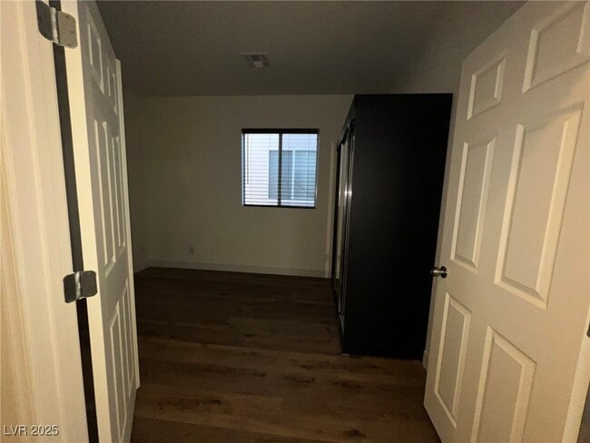 Foto del edificio - 4966 Crimson Mare Rd