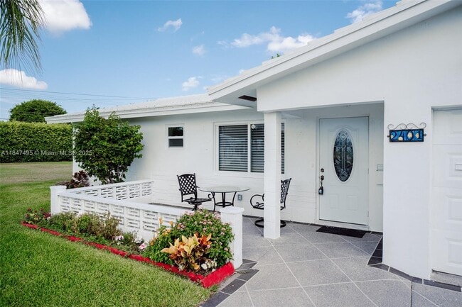 Foto del edificio - 2401 SW 11th Ave
