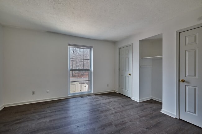 Building Photo - 1364 Tishman Ln