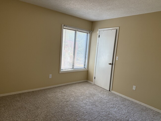 Foto del edificio - 20 Woodsedge Dr