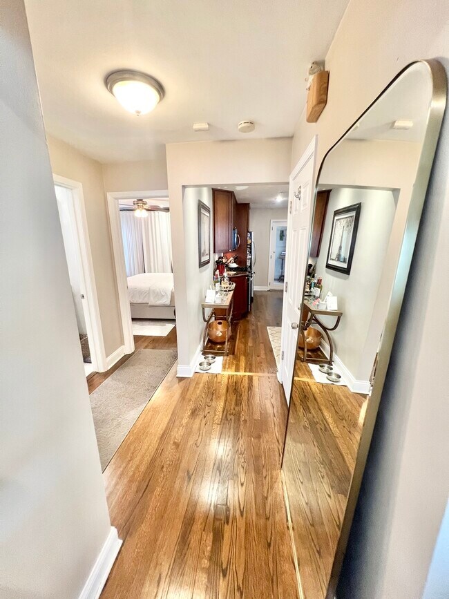 Building Photo - 5536 N Major Ave