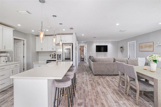 Foto del edificio - 3012 N Highland Ave