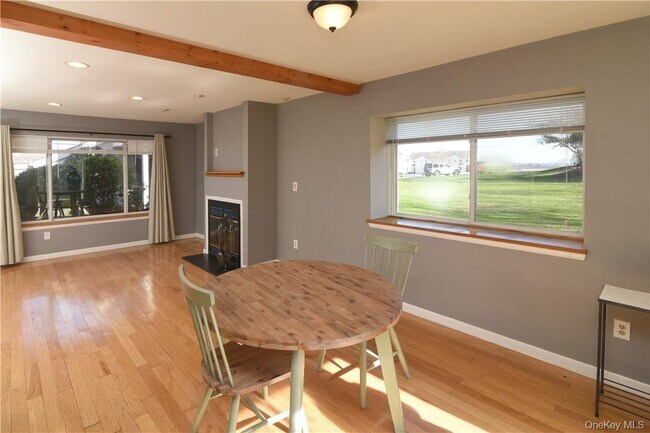 Foto del edificio - 1403 Eagles Ridge Rd
