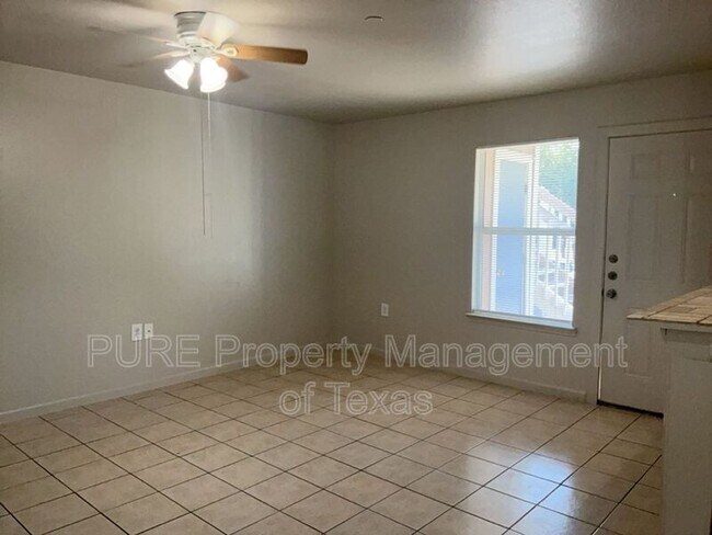 Foto del edificio - 403 Hedgewood Dr