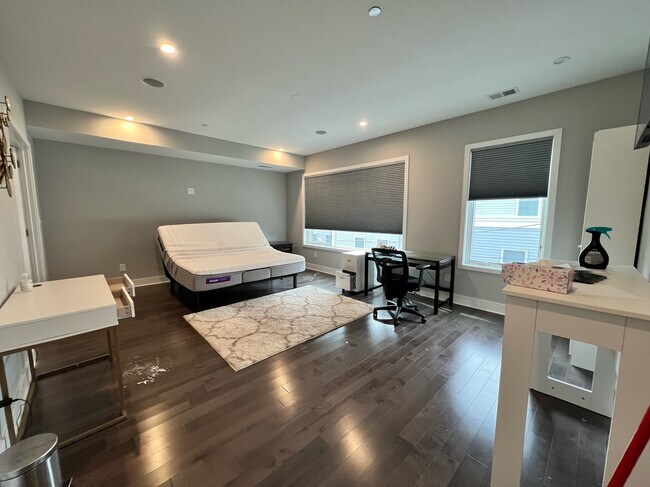 Masters bedroom - 1309 S Capitol St
