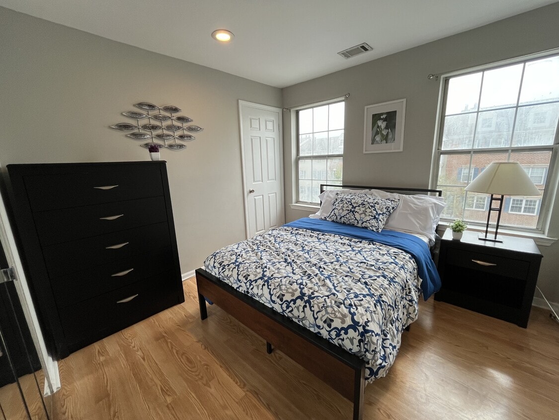 Photo - 35 Rutgers Dr (Newark, NJ)
