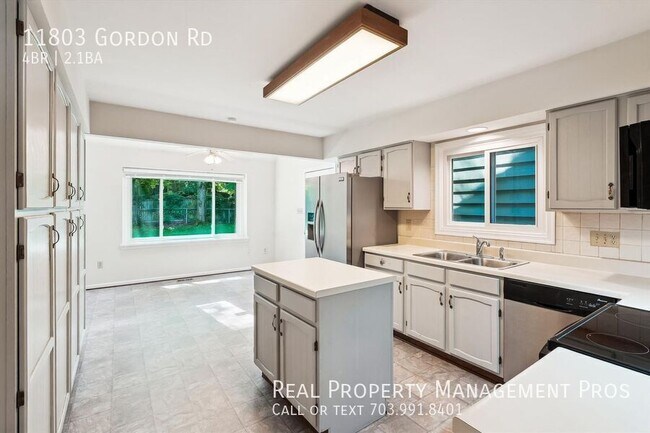 Foto del edificio - 11803 Gordon Rd