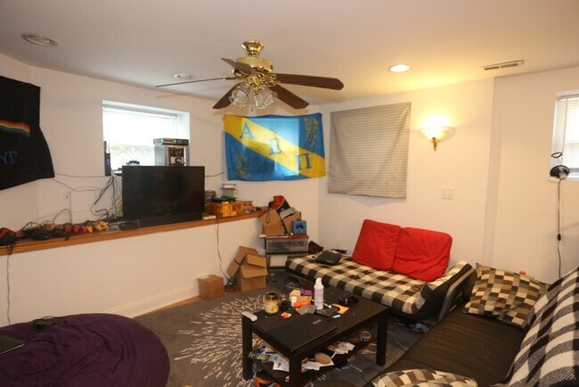 Foto del edificio - 1436 W Belle Plaine Ave