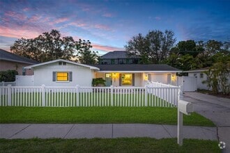 Building Photo - 4709 W Fair Oaks Ave