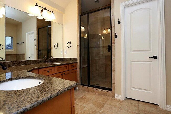 Mast Bathroon - 5615 Winsome Ln
