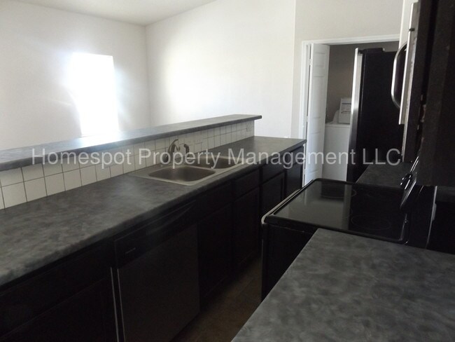 Foto del edificio - 900 E 3rd St