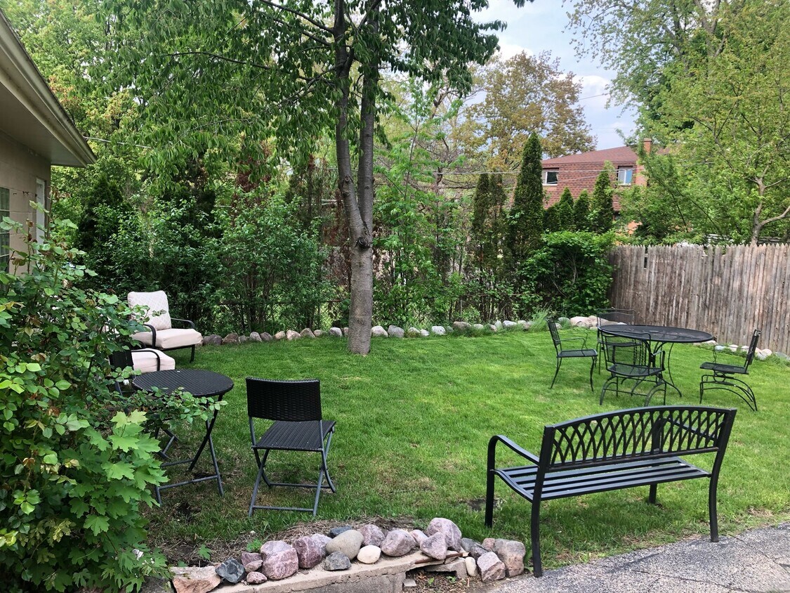 322 Euclid Ave, Highwood, IL 60040 Townhome Rentals in Highwood IL