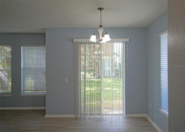 Foto del edificio - 6760 Eagle Feather Dr