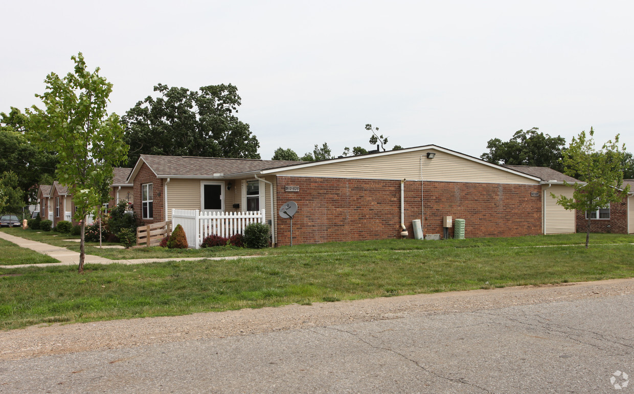 Foto del edificio - Griggs Village Apartments