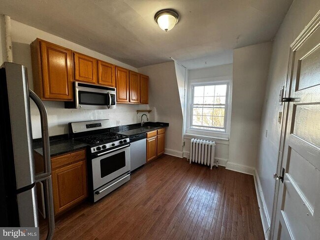 Building Photo - 1748 Lamont St NW