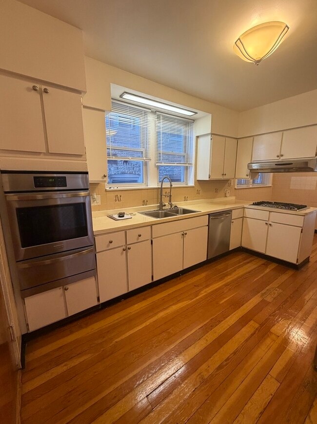 Foto del edificio - 7544 N Oakley Ave