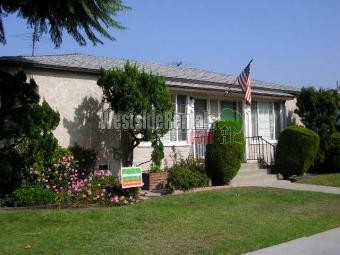 Primary Photo - 5233 E Carson St
