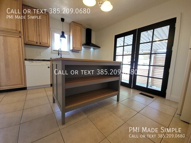 Building Photo - Single Family Home in West Valley