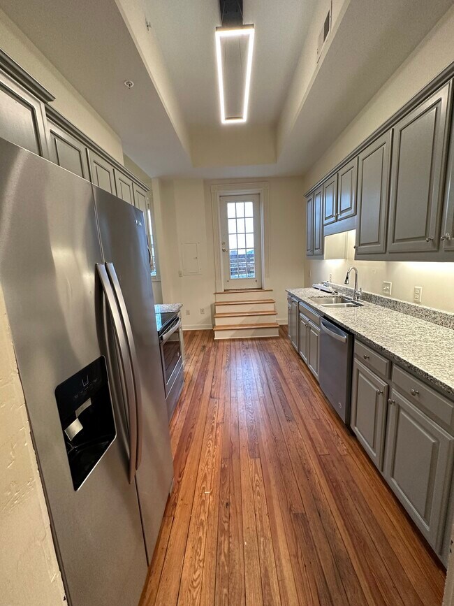 Cocina - 160 E Main St