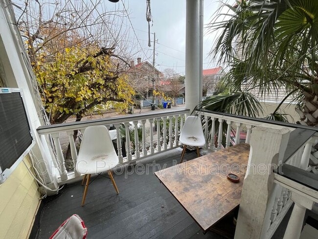 Building Photo - 121 Smith St