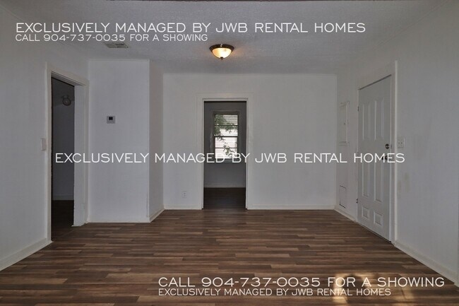 Building Photo - 1150 W 25th St