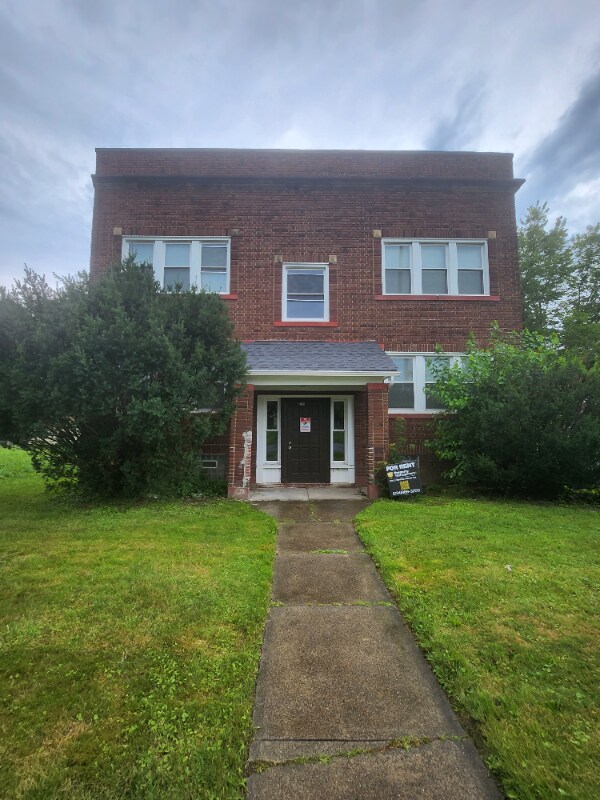 4256 E 119th St Cleveland, OH 44105 – photo 1