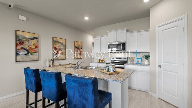 Foto del edificio - 9437 Golden Tree Ave