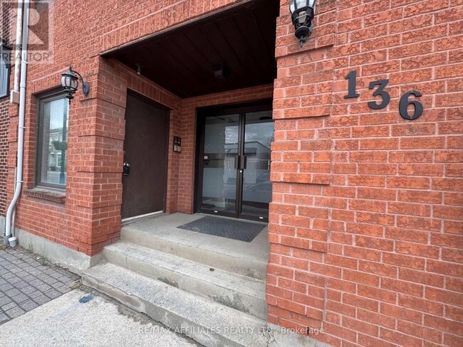 Building Photo - 136 Prescott St