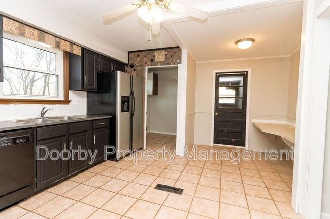 Building Photo - 910 Wesley Dr