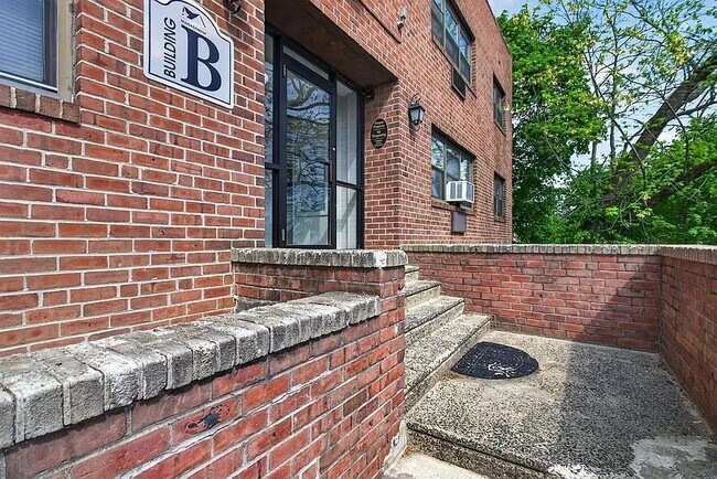 Foto del edificio - 1360 Edgewood Ave