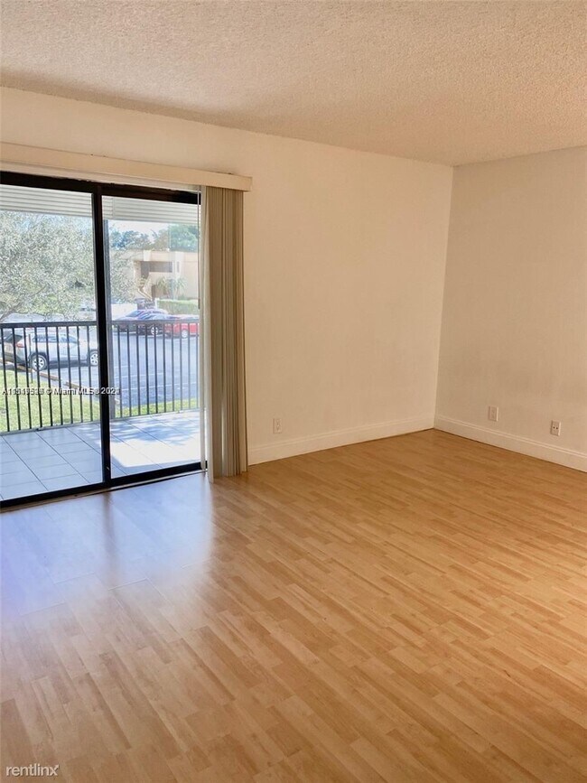 Foto del edificio - 3 br, 2 bath House - 159 Lakeview Dr Apt 204