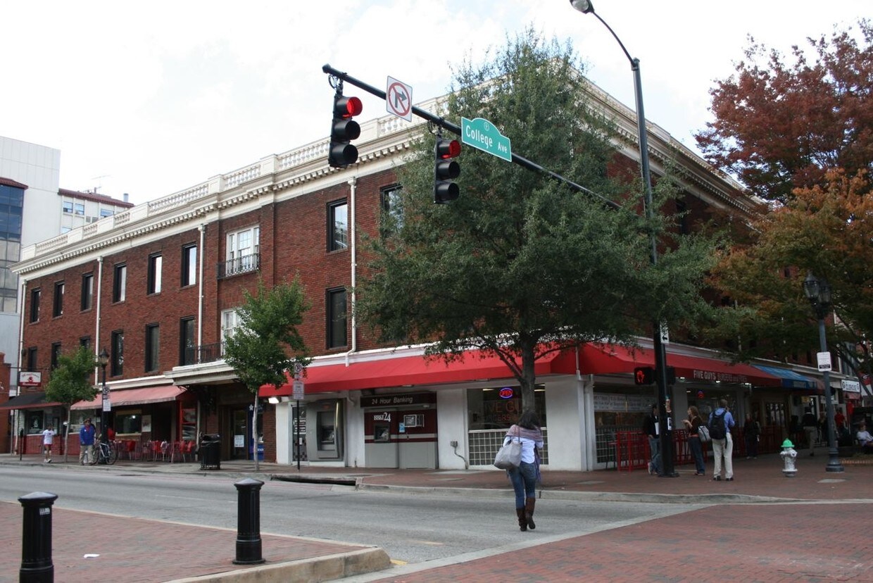 Primary Photo - College Square Building