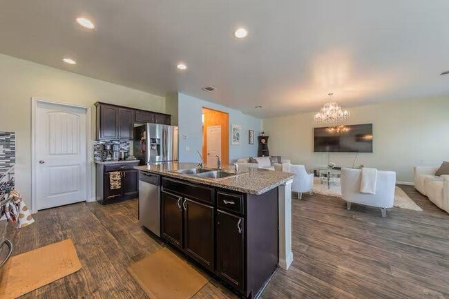 Building Photo - 14919 Hartsmith Dr