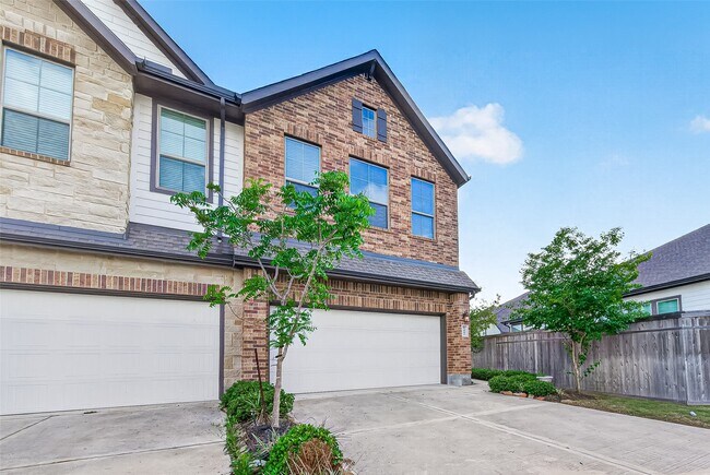 Foto del edificio - 9442 Starlight Oak Dr
