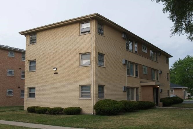 Primary Photo - 4201 W 118th Pl