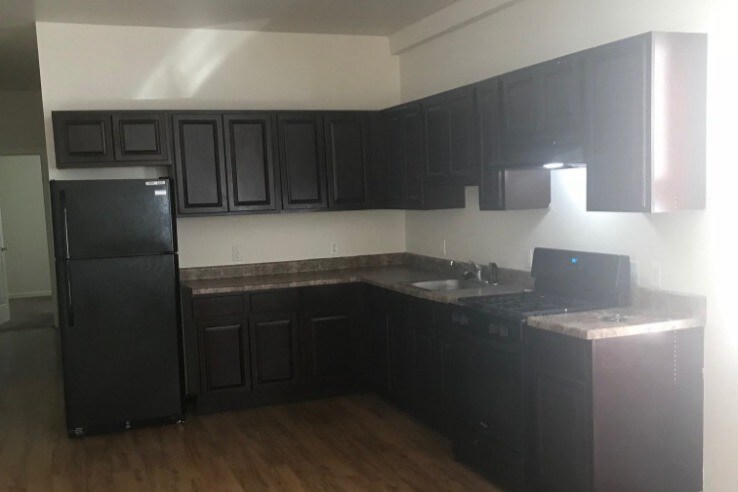 Foto principal - 493 Irvine Turner Blvd
