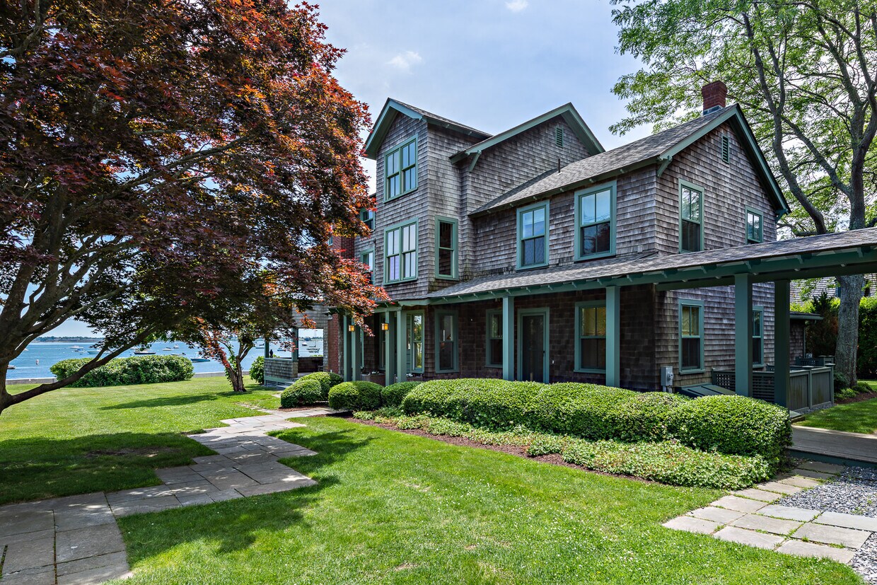 Foto principal - 30 W Bay View Dr