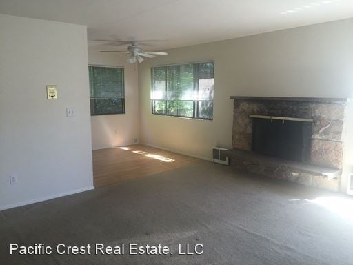 Building Photo - 1408 Queen Anne Ave N