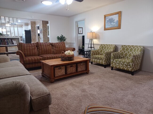 Foto del edificio - 6712 Gainsborough Rd