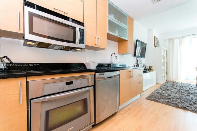 Foto del edificio - 60 SW 13th St