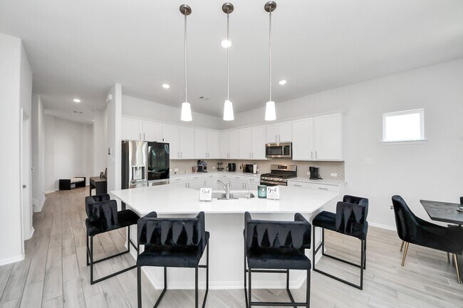 Foto del edificio - 10603 Juniper Br Dr