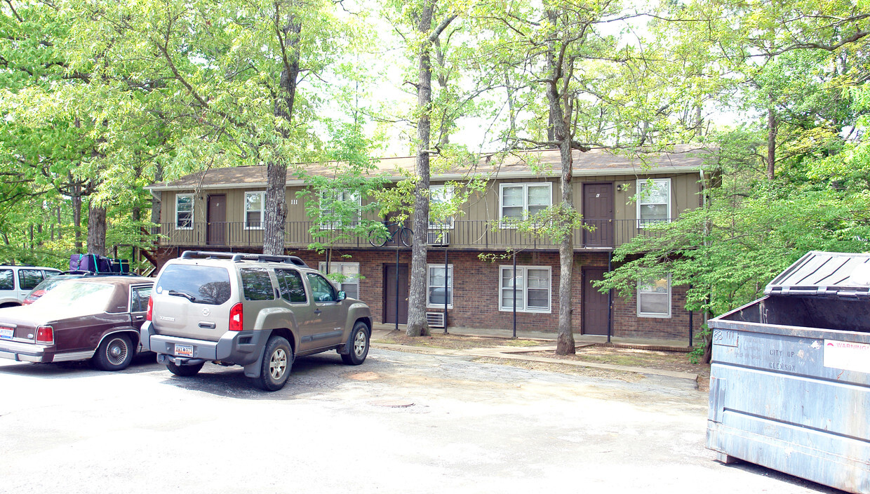 Primary Photo - 111 Creekside Dr