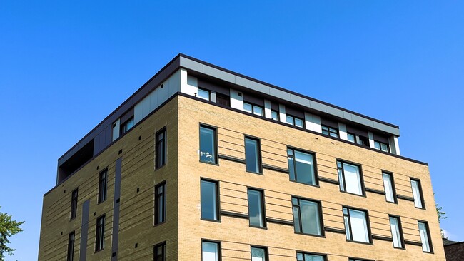 Building Photo - 60 Stanley Av