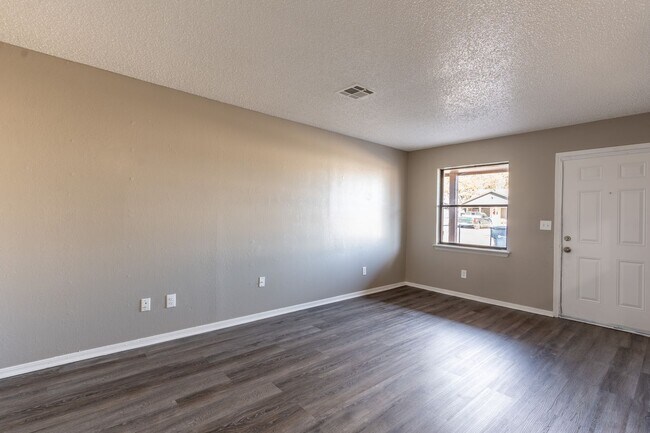Foto del edificio - 2214 SW 30th St