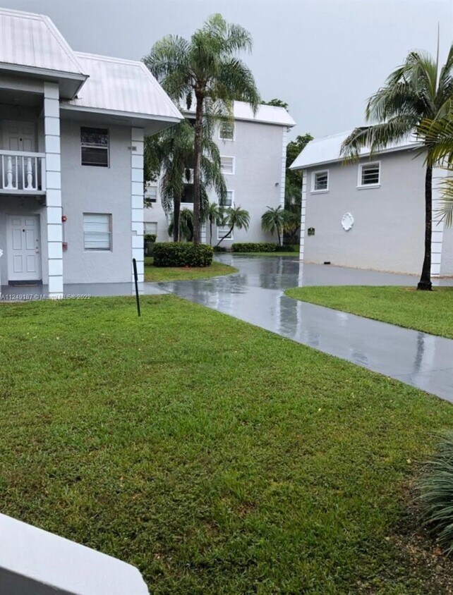 17255 SW 95th Ave Unit 153, Palmetto Bay, FL 33157 Condo for Rent in