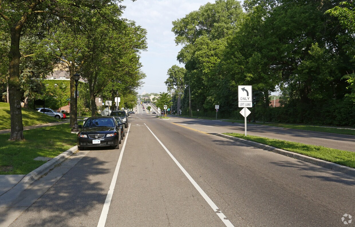 Foto del edificio - 1856 Marshall Ave