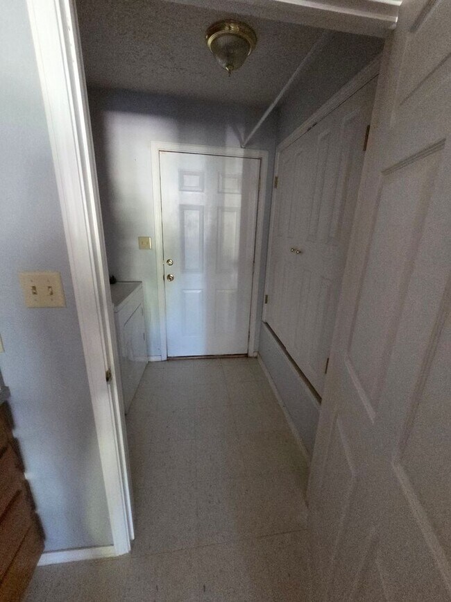 Foto del edificio - 420 E 9th St