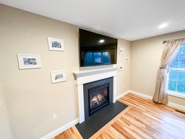 Building Photo - 61 Nutmeg Cir
