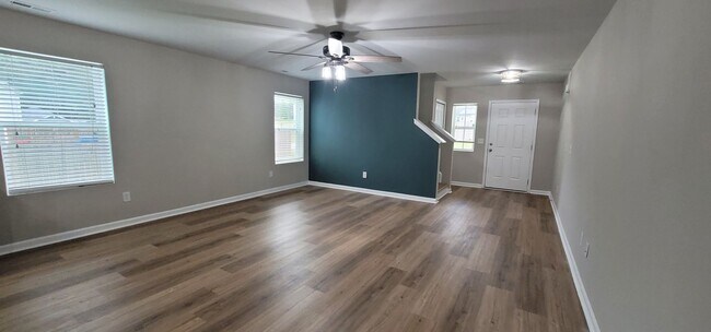 Building Photo - Like New- Immaculate 2-Story Home w/ 5 Bed...