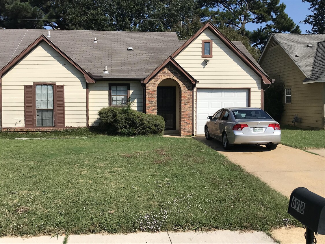 Primary Photo - 6918 Hillindale Dr